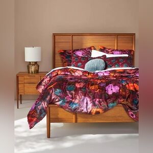 Anthropologie Velvet Watercolor Floral Quilt 1 Standart Sham Full